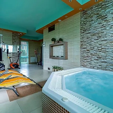 Frajda Bed and Breakfast 4*